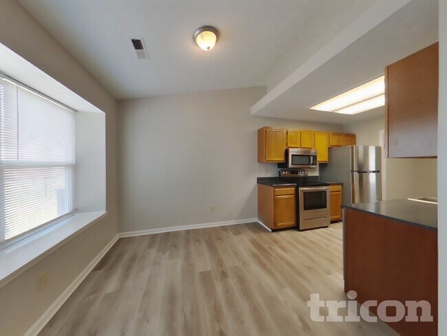 Building Photo - 2342 Valley Creek Way