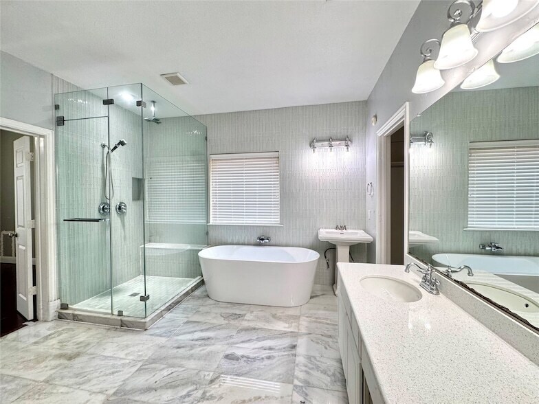Foto principal - 3817 Edward Dr