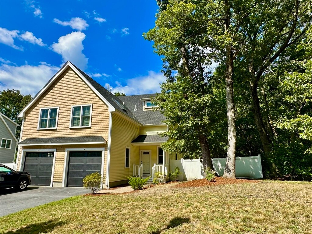 Primary Photo - 16 Orchard View Cir