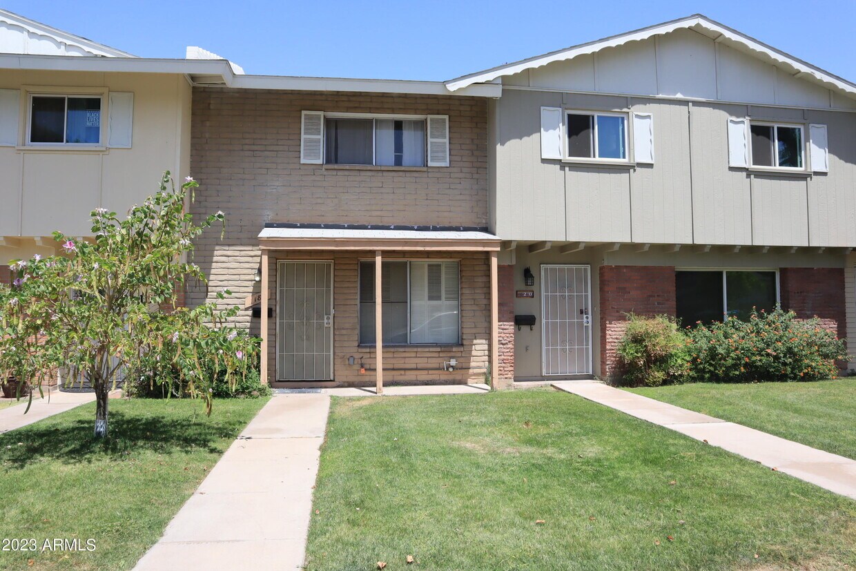 18 W Ellis Dr, Tempe, AZ 85282 Townhome Rentals in Tempe AZ