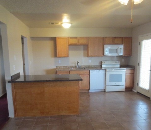 Building Photo - 3845 W Rovey Ave