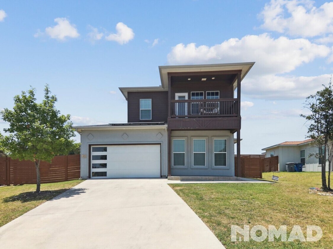 Foto principal - 4 Bedroom Single Family Home in Dallas
