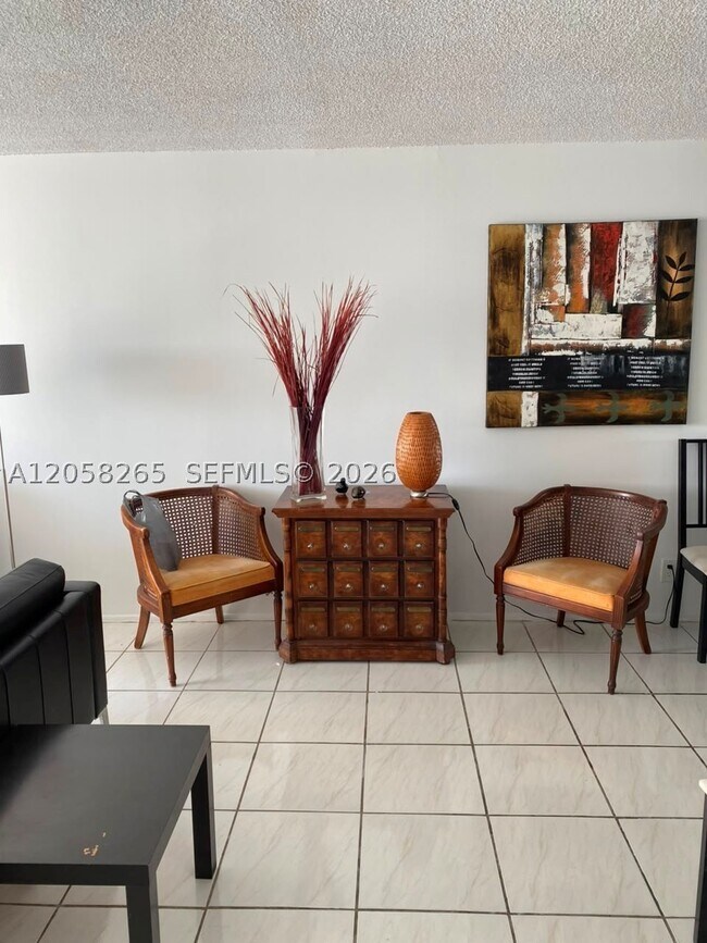 Foto del edificio - 150 Ocean Ln Dr