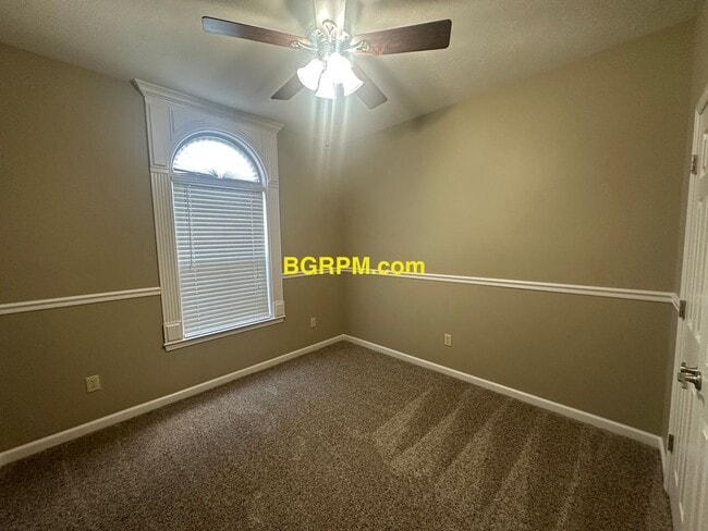 Foto del edificio - 4 BD 2 BA