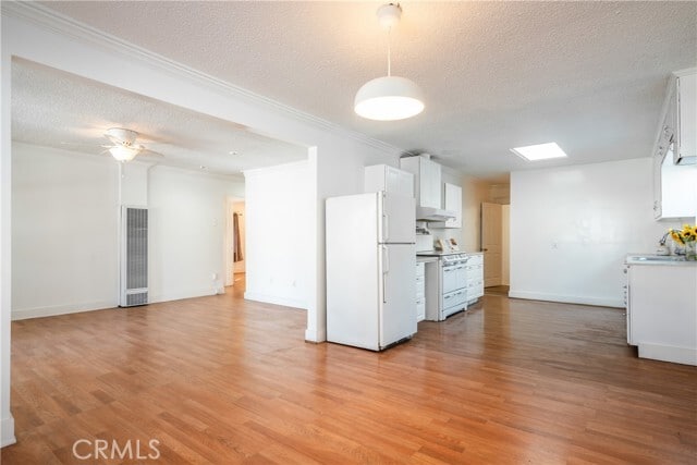 Building Photo - 1125 Heliotrope Dr