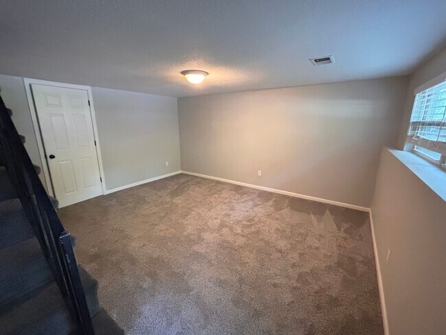 Building Photo - 1210 SE 3rd Terrace