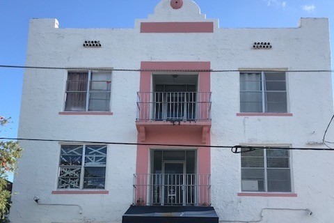 Fachada del edificio - 428 SW 9th St