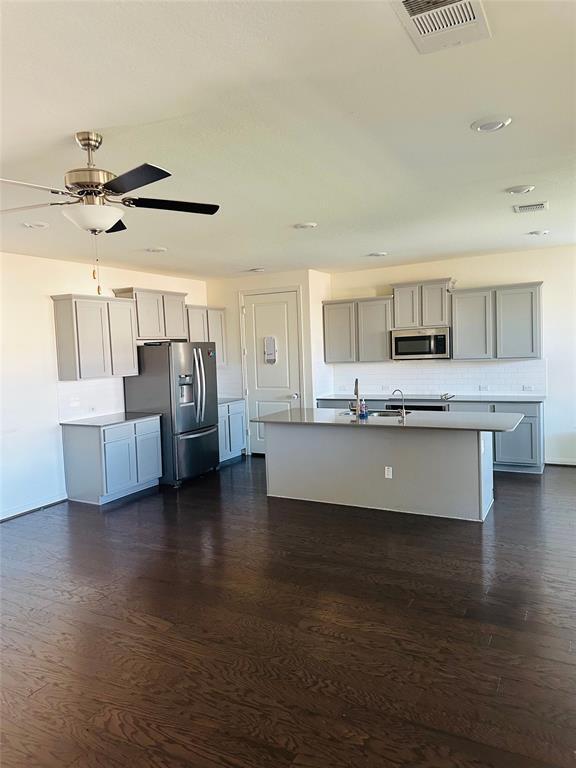 Foto del edificio - 608 Sixpence Ln