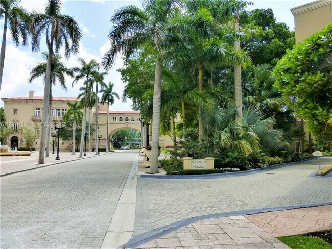 Building Photo - 888 Douglas Rd