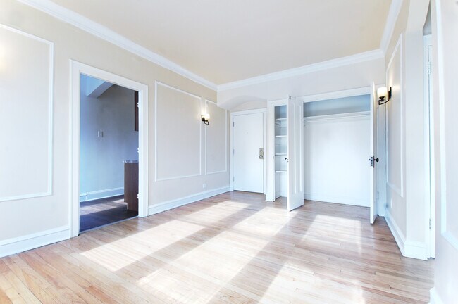 Foto del edificio - 2801 N Keating Ave
