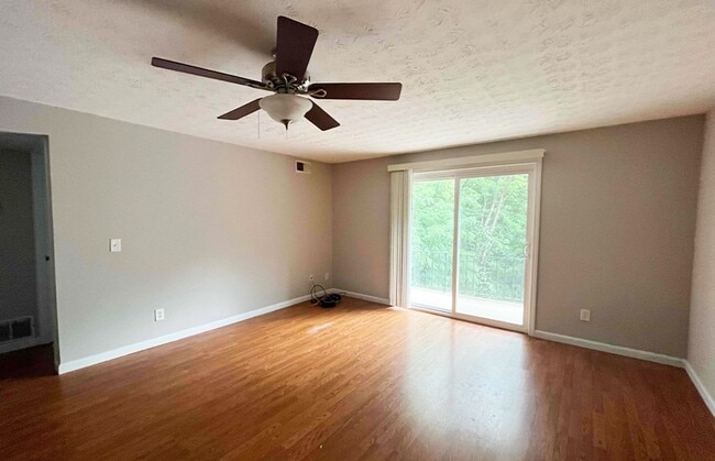 Building Photo - 525 Lowell Ave