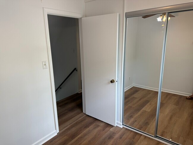 Building Photo - 3784 Strathmoor Cir