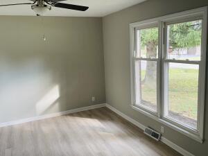 Building Photo - 321 Sunset Dr