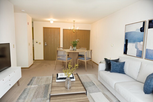Living Space - Meadows of Auburn Hills Senior Community