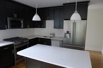 Building Photo - 30 Chestnut St