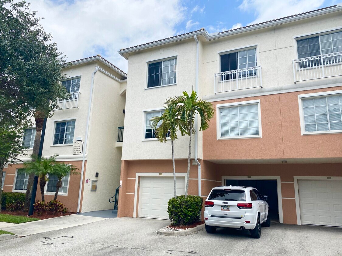 Foto del edificio - 9106 Myrtlewood Cir W