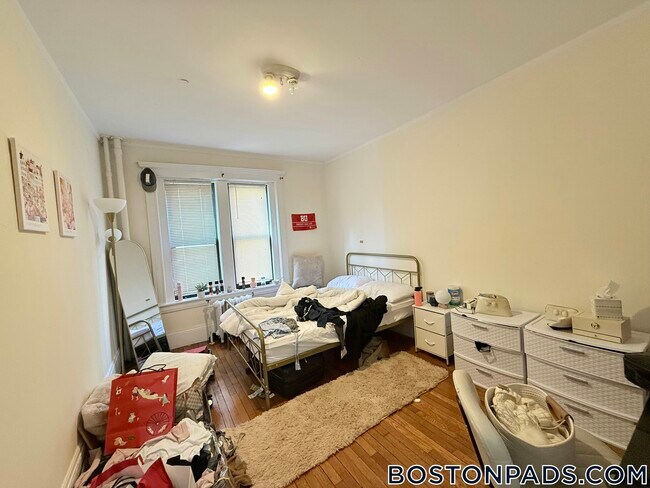 Foto del edificio - 452 Park Dr