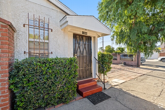 Building Photo - 11840 Archwood St