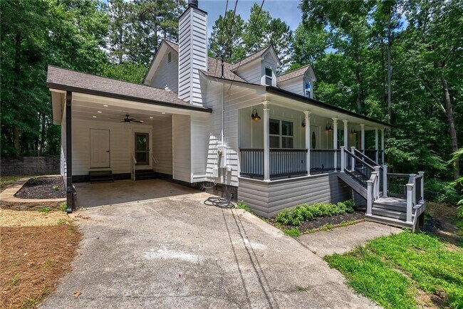 Building Photo - 695 Pine Shadows Dr