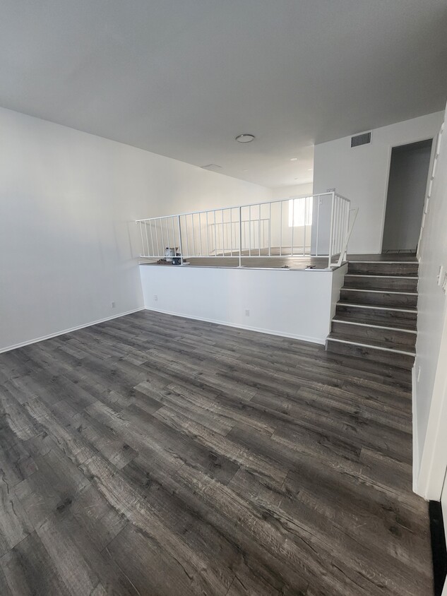 Spacious Living Room - 9950 Topanga Canyon Blvd