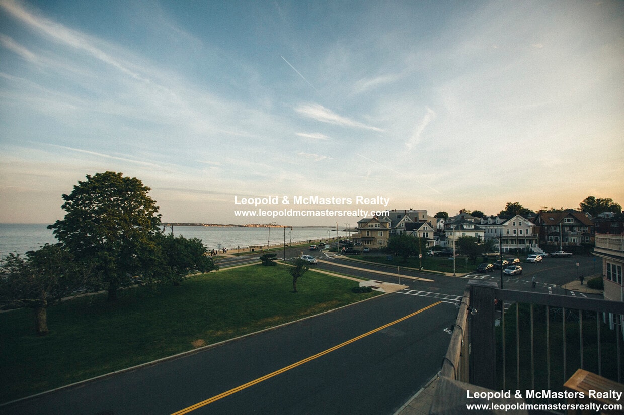 8 Humphrey St Unit 6, Swampscott, MA 01907 Apartments in Swampscott