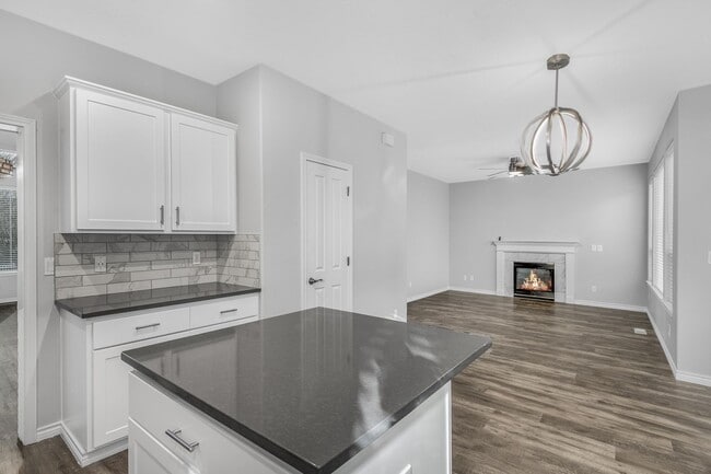 Foto del edificio - Discover Your Dream Home in Sterling Park!