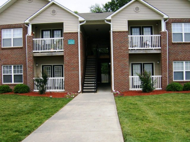 Primary Photo - Briarwood Apartment Homes