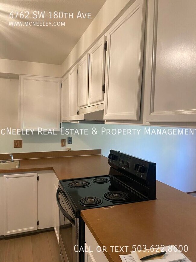 Building Photo - 6762 SW 180th Ave