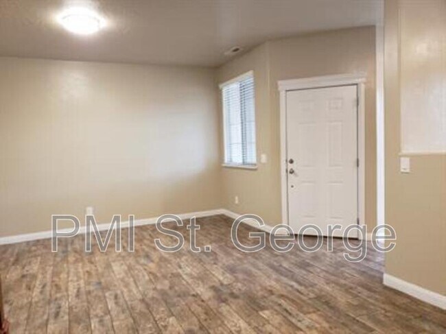 Foto del edificio - 3439 S Barcelona Dr