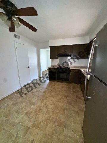 Foto del edificio - 1281 Royal Oaks Cove