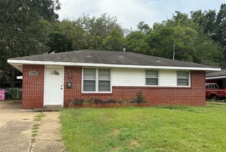 Building Photo - 2030 Windsor Ave