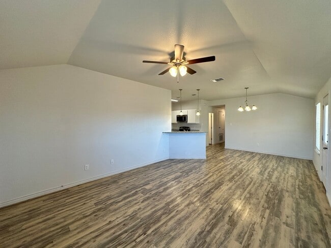 Foto del edificio - 1825 Clovis Dr