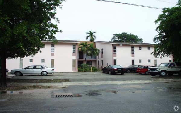 Primary Photo - 1525 NW 19th Ter