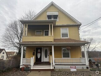 Building Photo - 323 Olivia St