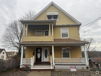 Building Photo - 323 Olivia St