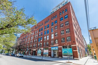 Building Photo - 225 W Huron St
