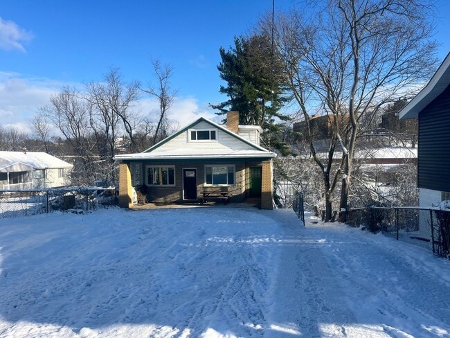 3 bedroom 1 bath - 3 bedroom 1 bath House