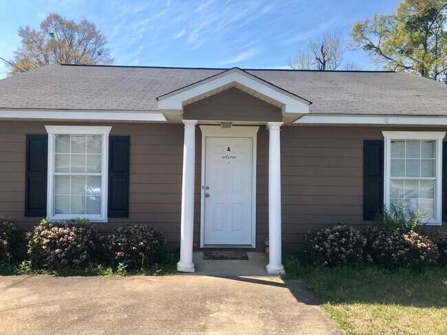 Foto del edificio - 104 B St