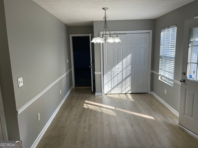 Building Photo - 30 Creek Bottom Dr