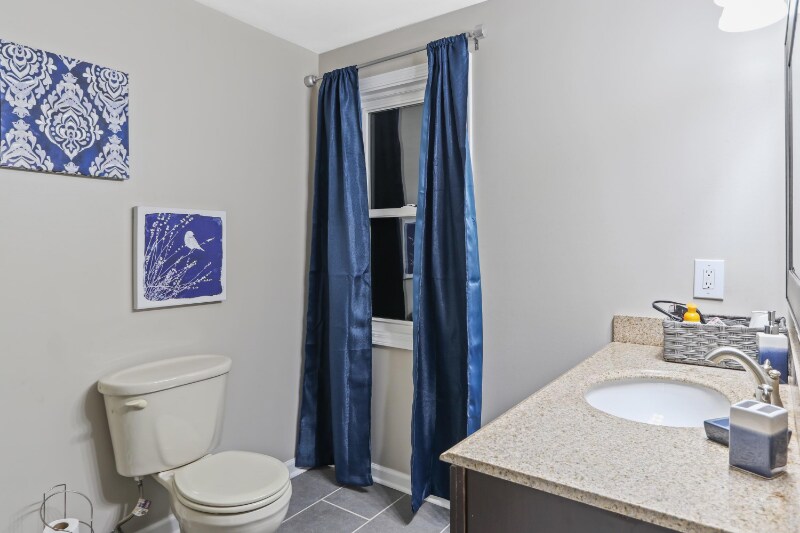 Foto principal - 849 Genesee Park Blvd
