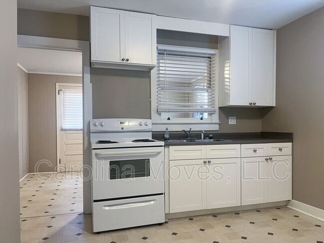 Building Photo - 211 N Pliney Cir