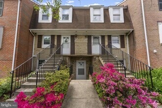 Building Photo - 1044 Ramsgate Ct