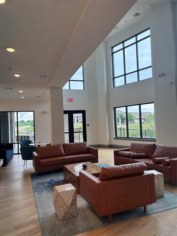Foto del edificio - 2700 Old Denton Rd