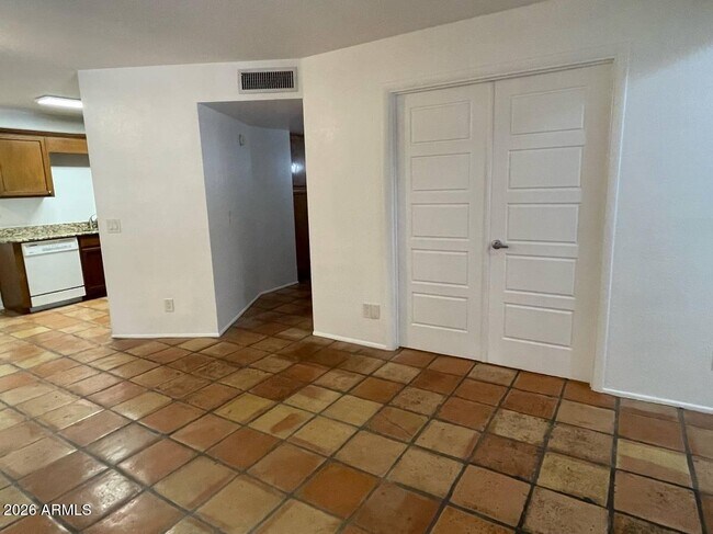 Foto del edificio - 8625 E Belleview Pl