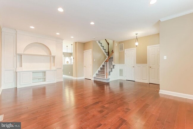 Building Photo - 53 Malsbury St