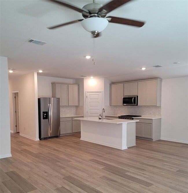 Building Photo - 200 Callahan Lp