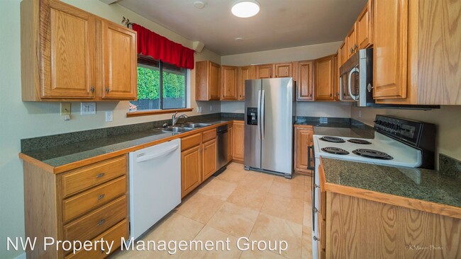 Building Photo - 3 br, 2 bath House - 3213 Mission Beach Road
