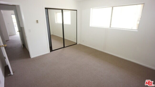 Foto del edificio - 1418 S Bentley Ave