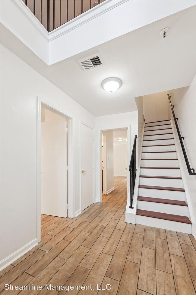 Building Photo - 4 br, 2.5 bath House - 7007 Onyx Ct.