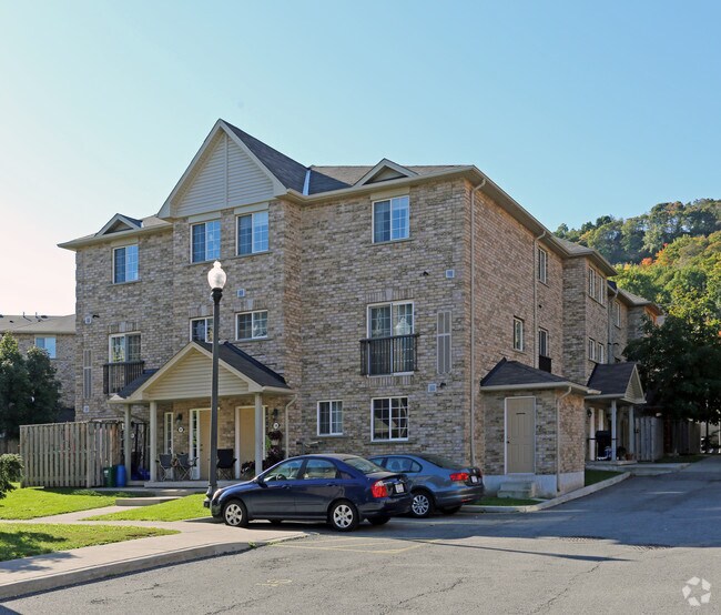 Parc Central Apartments 450 Cumberland Ave Hamilton, ON